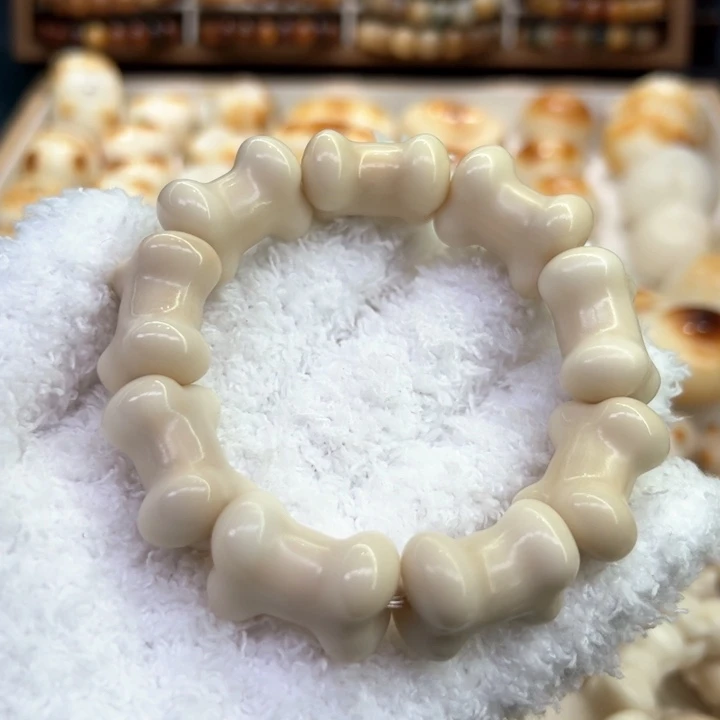 白玉菩提把件63 臻品象牙果原果雕刻骨头