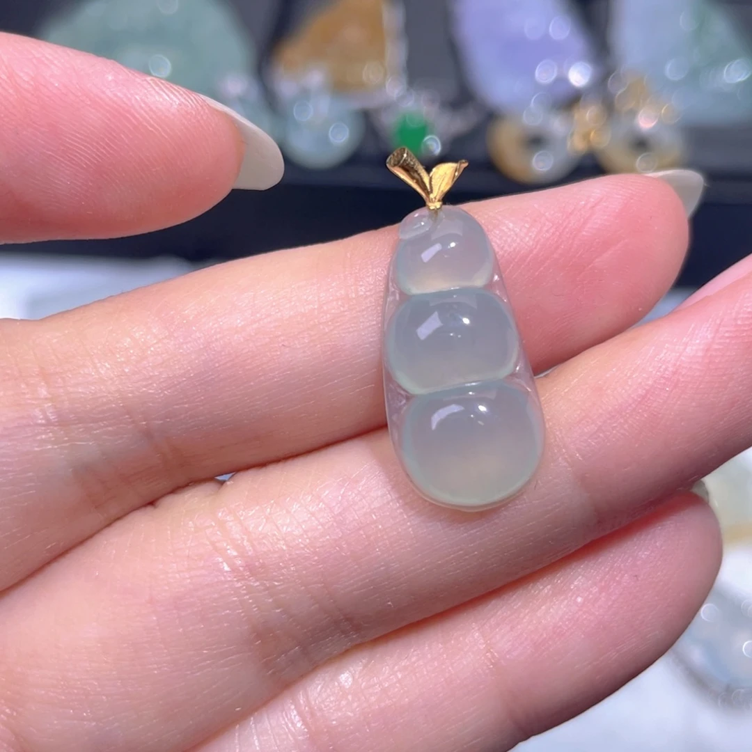 颈饰18K金镶嵌翡翠翡翠