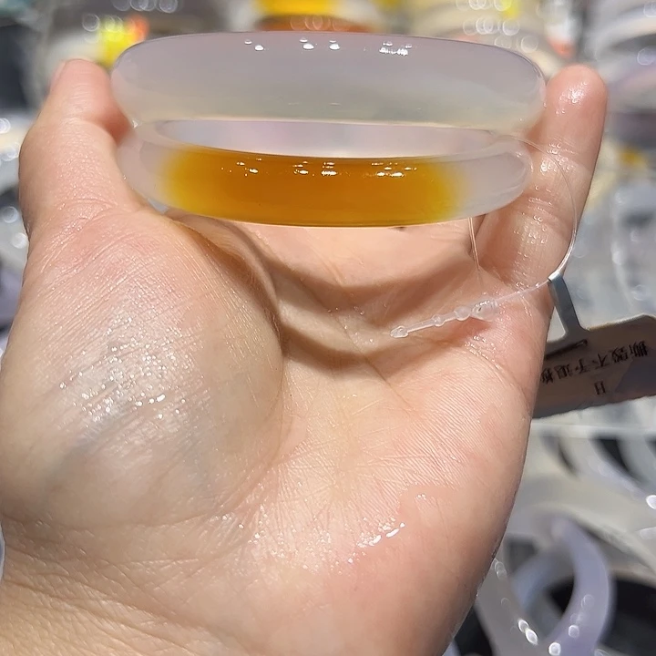 芬***芳玛瑙/玉髓未镶嵌手镯拍一发二