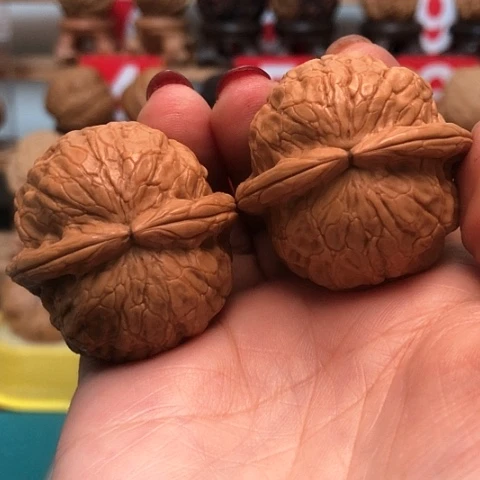 文玩核桃把件笑****！云南铁核桃