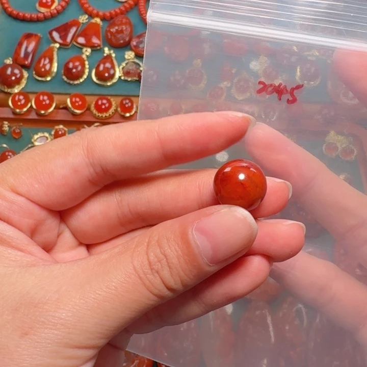 宝***贸未镶嵌耳饰南红玛瑙