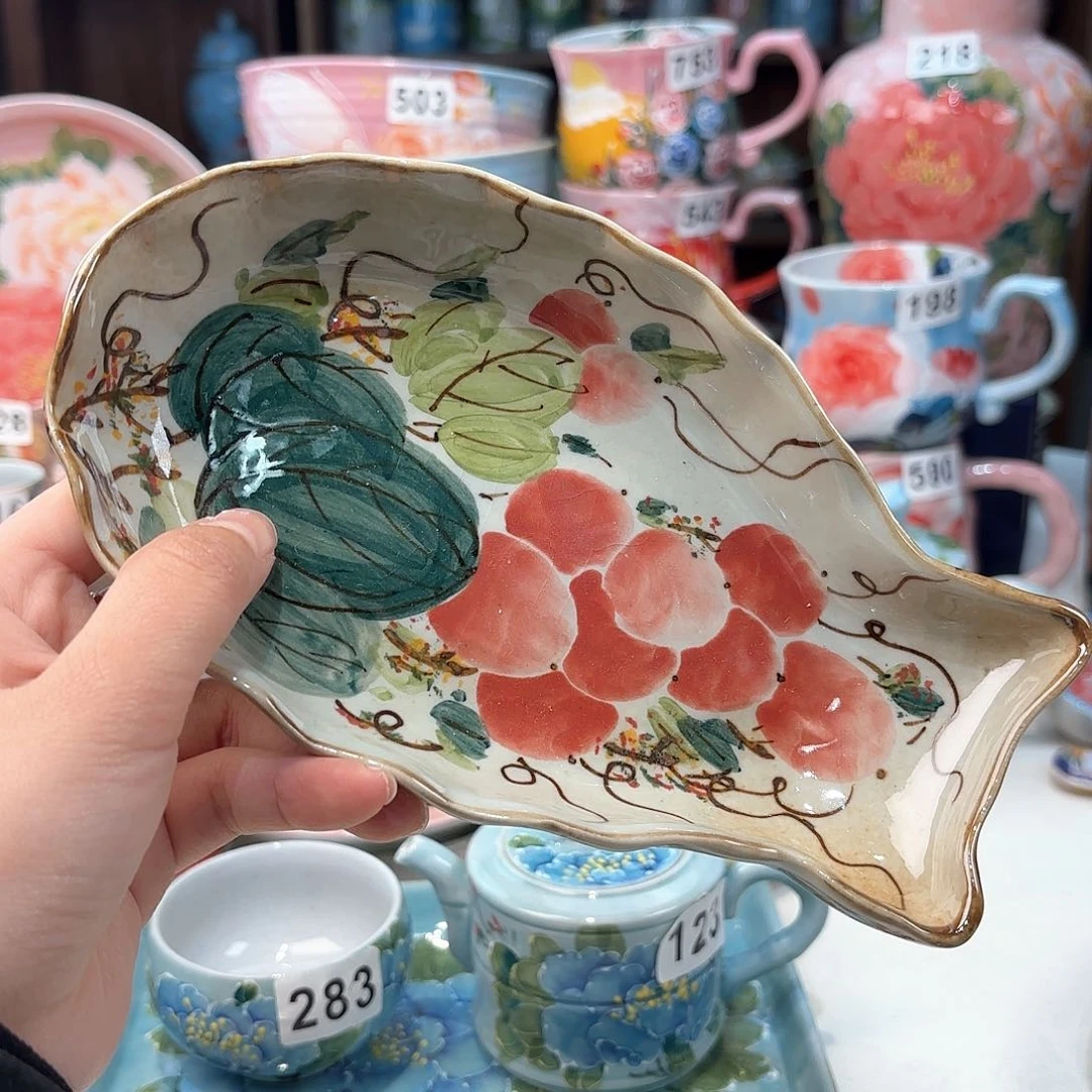 瓷片兔兔好de e o o o o o o o