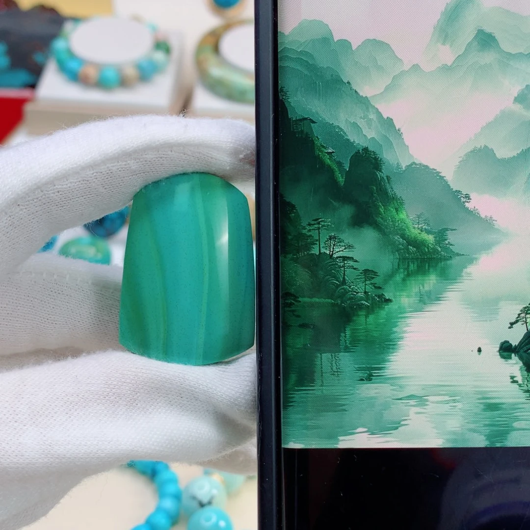 未镶嵌绿松石珠宝奇石