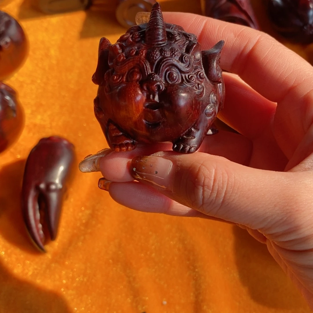 乖****木小叶紫檀手把件貔貅