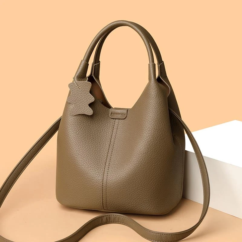 高级正品真皮手提包女包2025新款时尚单肩斜挎包大容量软皮水桶包