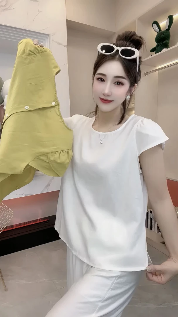 欧货2025夏季新款设计感花苞袖衬衫女时尚高级感后背纽扣洋气小衫