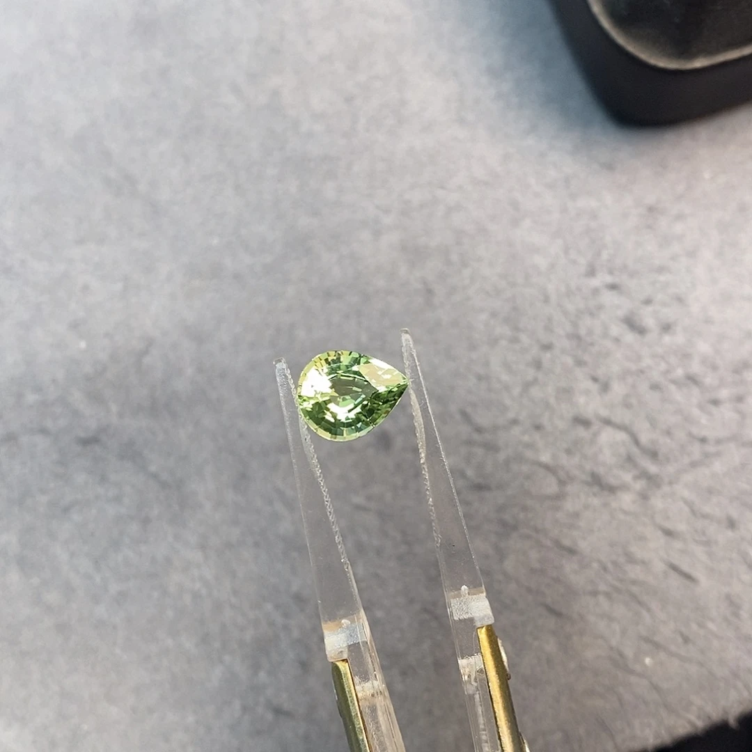 珠宝半成品碧玺未镶嵌1.85ct 阿富汗 薄荷绿