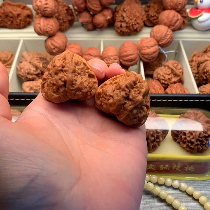 文玩核桃吊坠40尺寸三角开背箭毒蛙