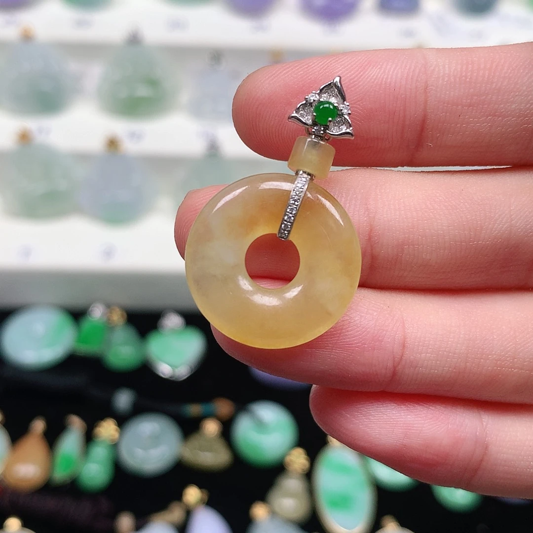 颈饰18K金镶嵌翡翠翡翠吊坠