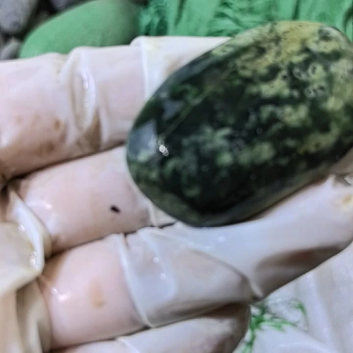 小***茱有机玻璃藏玉药王石原石手把件