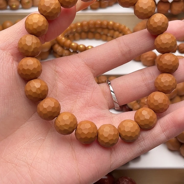 猴头核桃吊坠二等钻石面