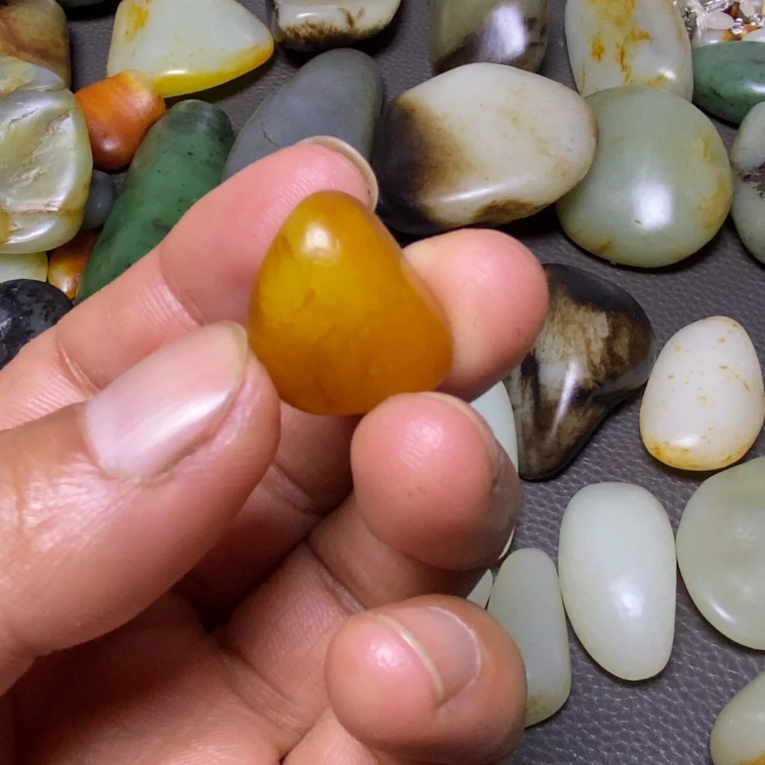 和田玉（糖玉）未镶嵌挂件