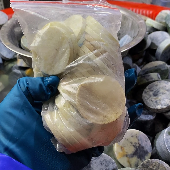 蛇纹石玉珠宝半成品未镶嵌