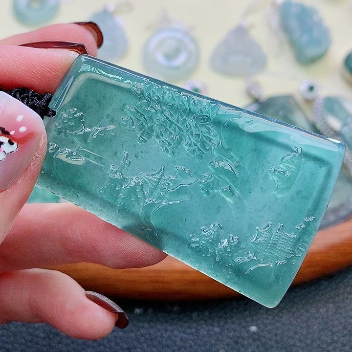 翡翠颈饰未镶嵌翡翠