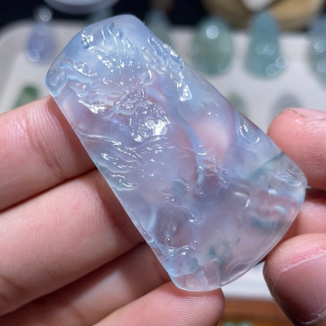 颈饰未镶嵌翡翠龙牌