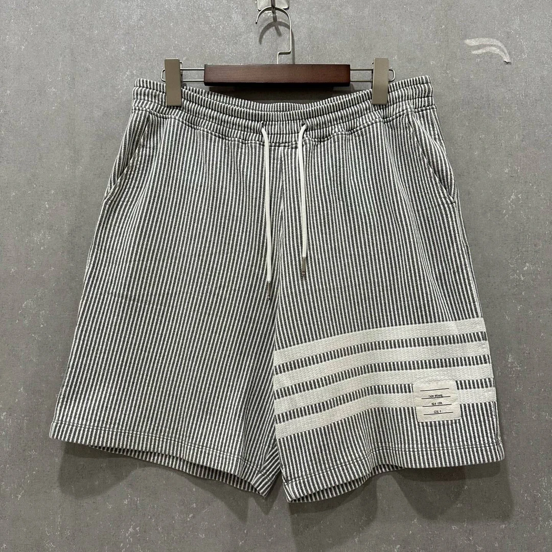 99新 THOMBROWNE TB 灰色条纹印花抽绳短裤 4码 005466