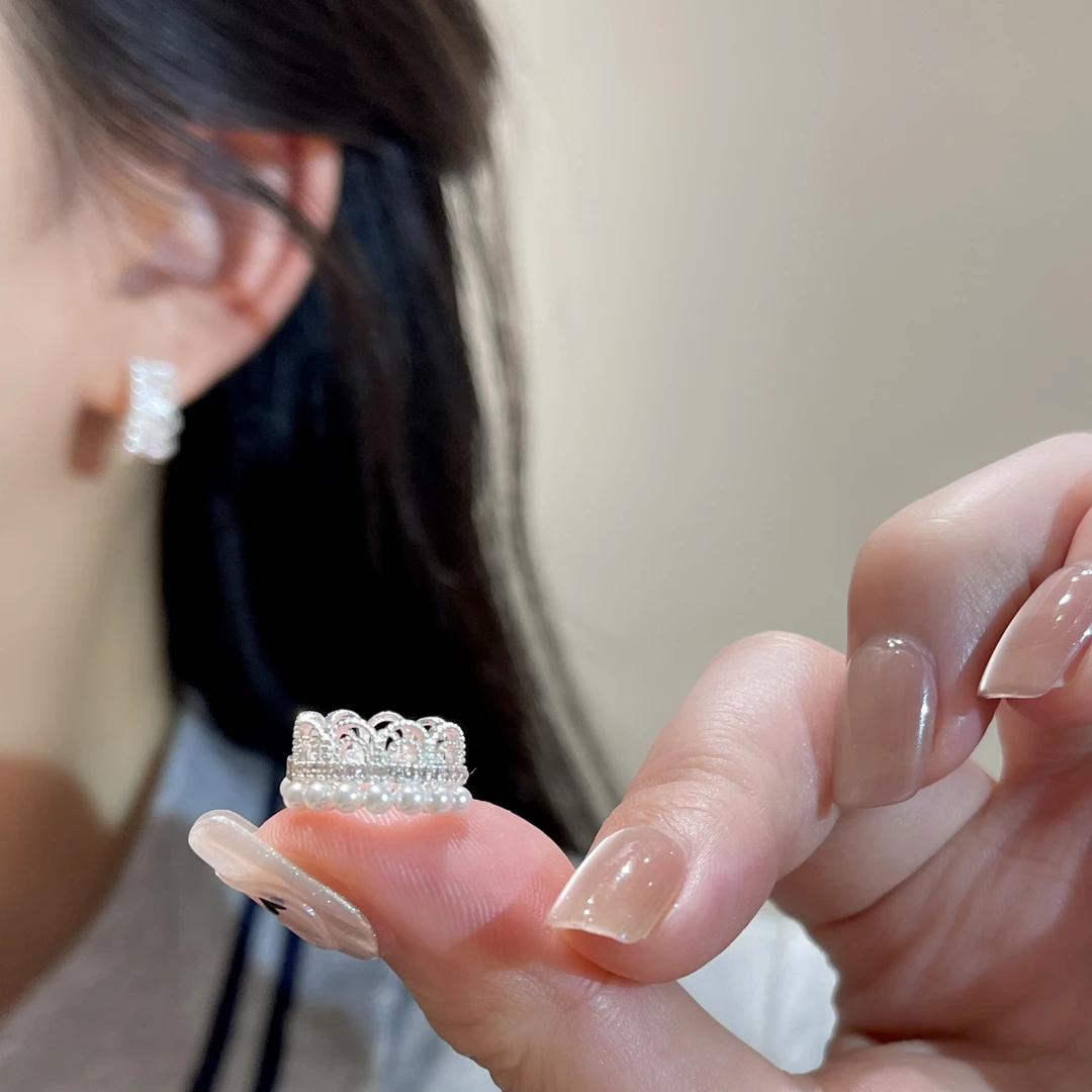 黑糖【耳饰】银色百搭经典皇冠耳环小众日韩复古耳圈E1705