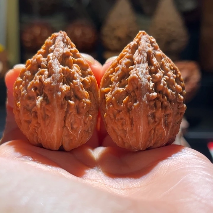 文玩核桃吊坠小蚂蚁塔85