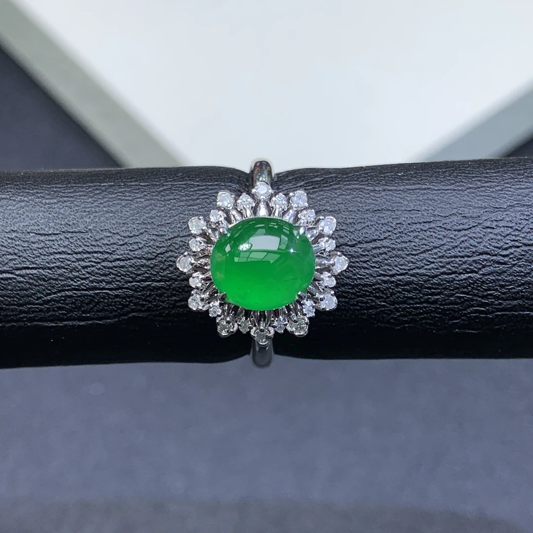 新品推荐·18K金冰种辣阳绿蛋面缅A翡翠玉石戒指吊坠轻奢气质