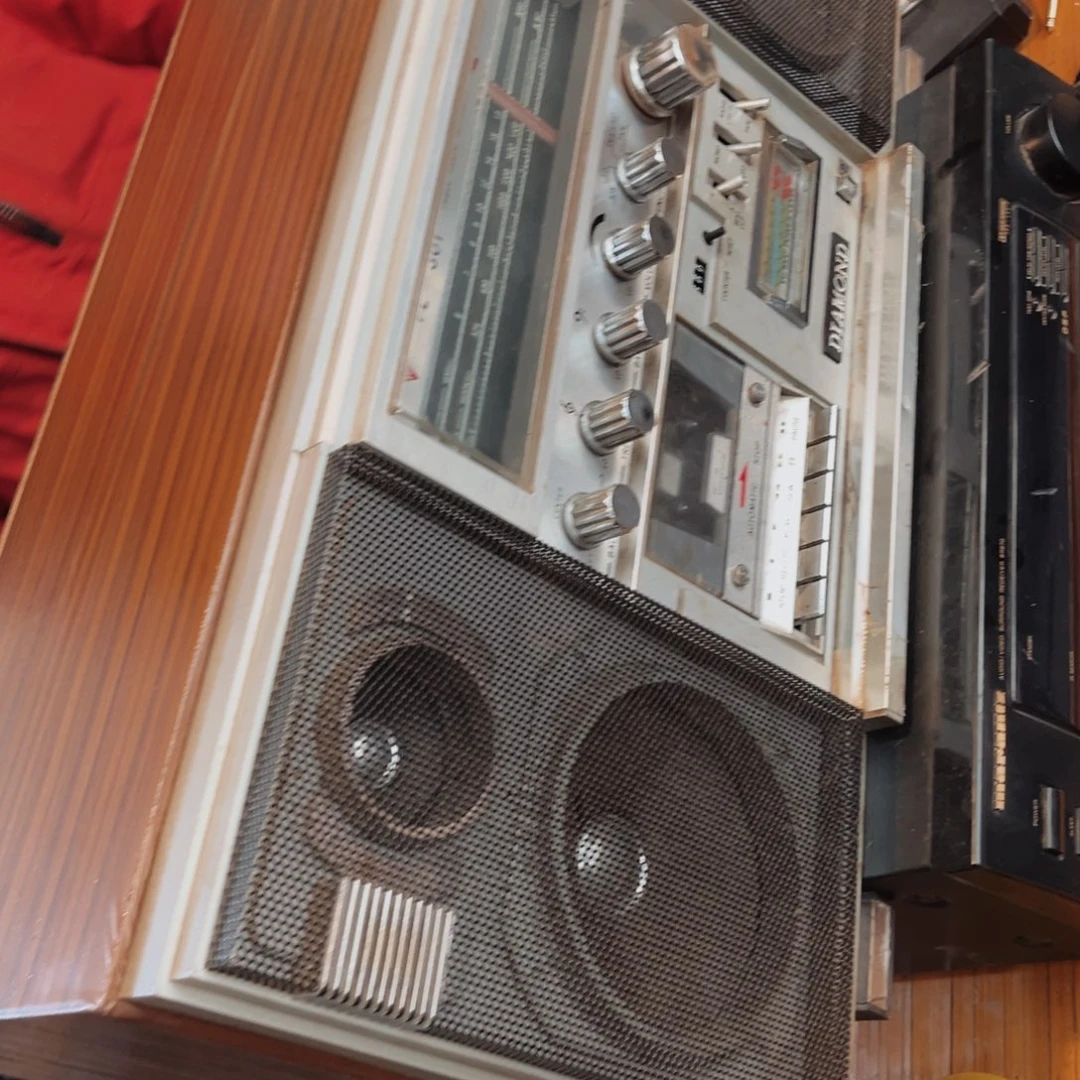 8新一个大录音机通电，功放正常，包邮