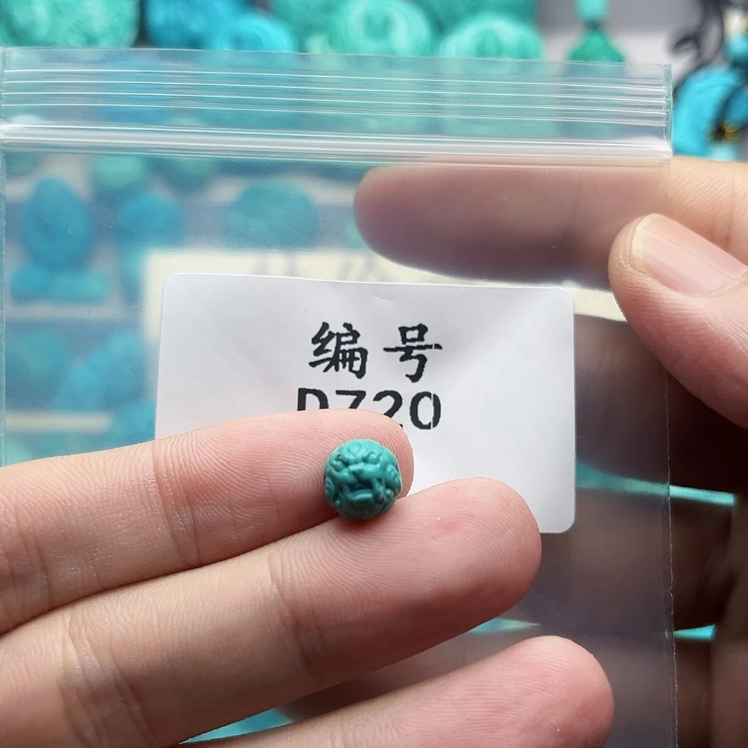 绿松石未镶嵌天然原矿雕刻绿松石