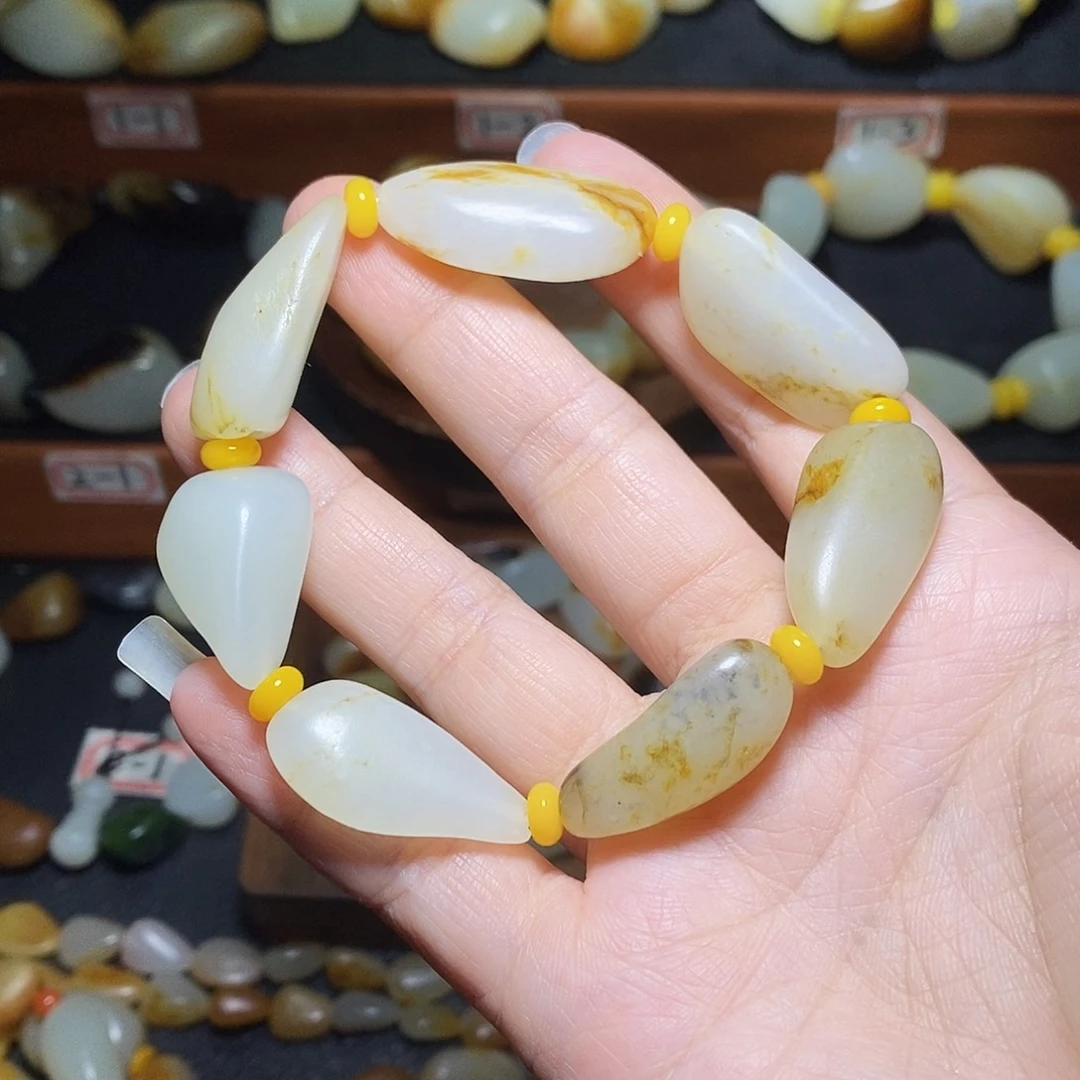 和田玉未镶嵌手链