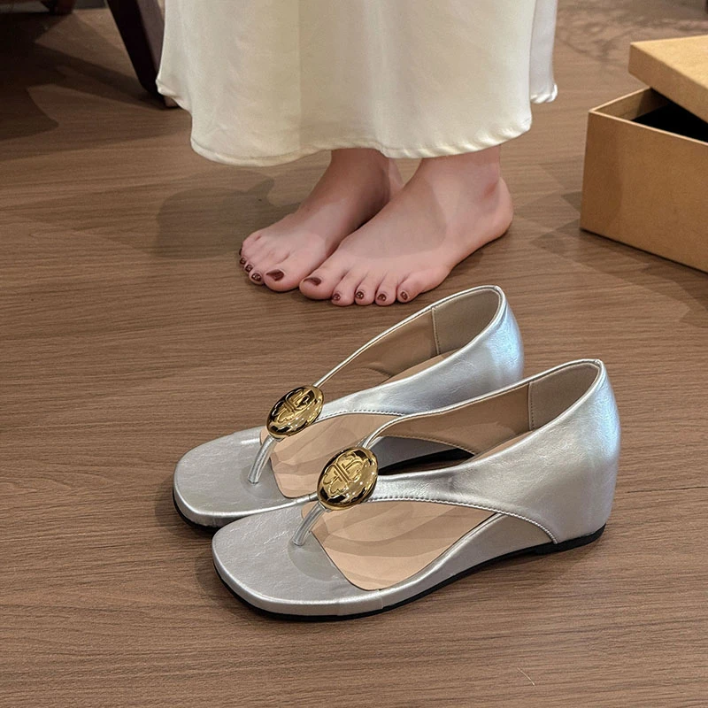 软皮面~小众设计内增高5cm人字半拖鞋女2025年夏新款外穿凉鞋单鞋