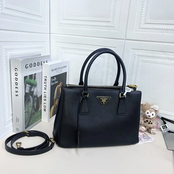 95新 Prada/普拉达 黑色杀手手提单肩包