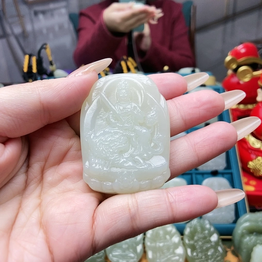 和田玉颈饰未镶嵌?**光