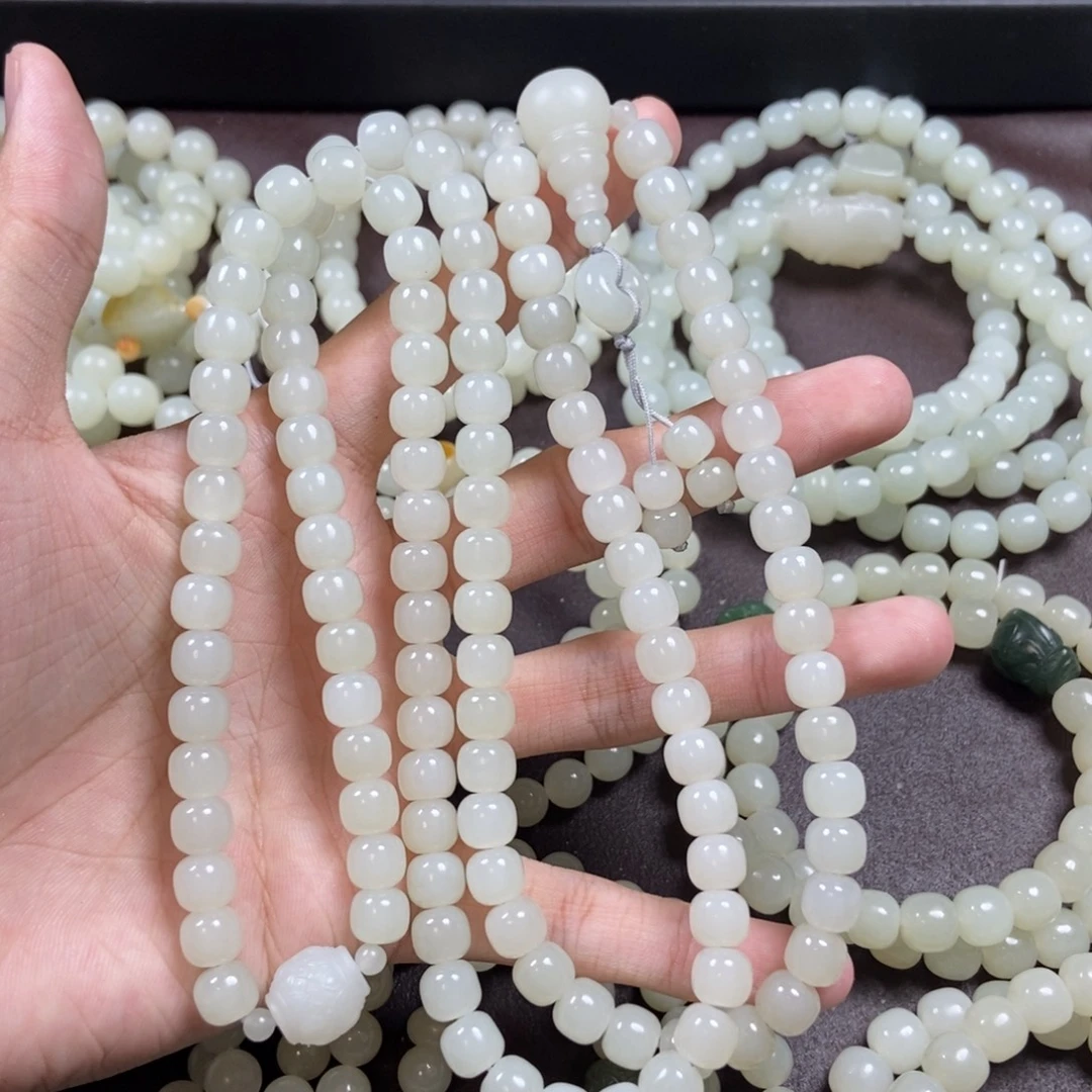 F***学和田玉未镶嵌把件