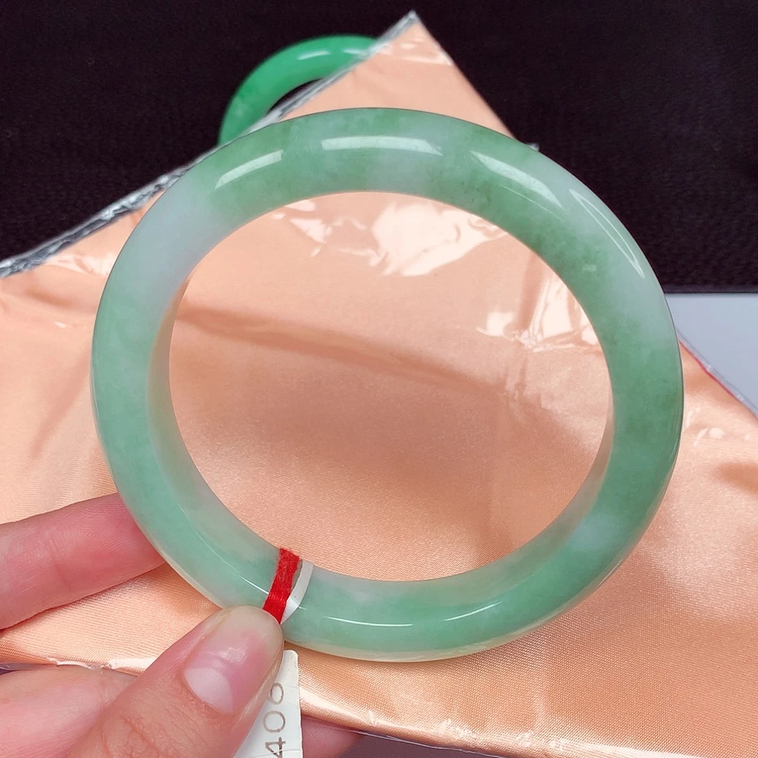 翡翠未镶嵌手镯正圈65