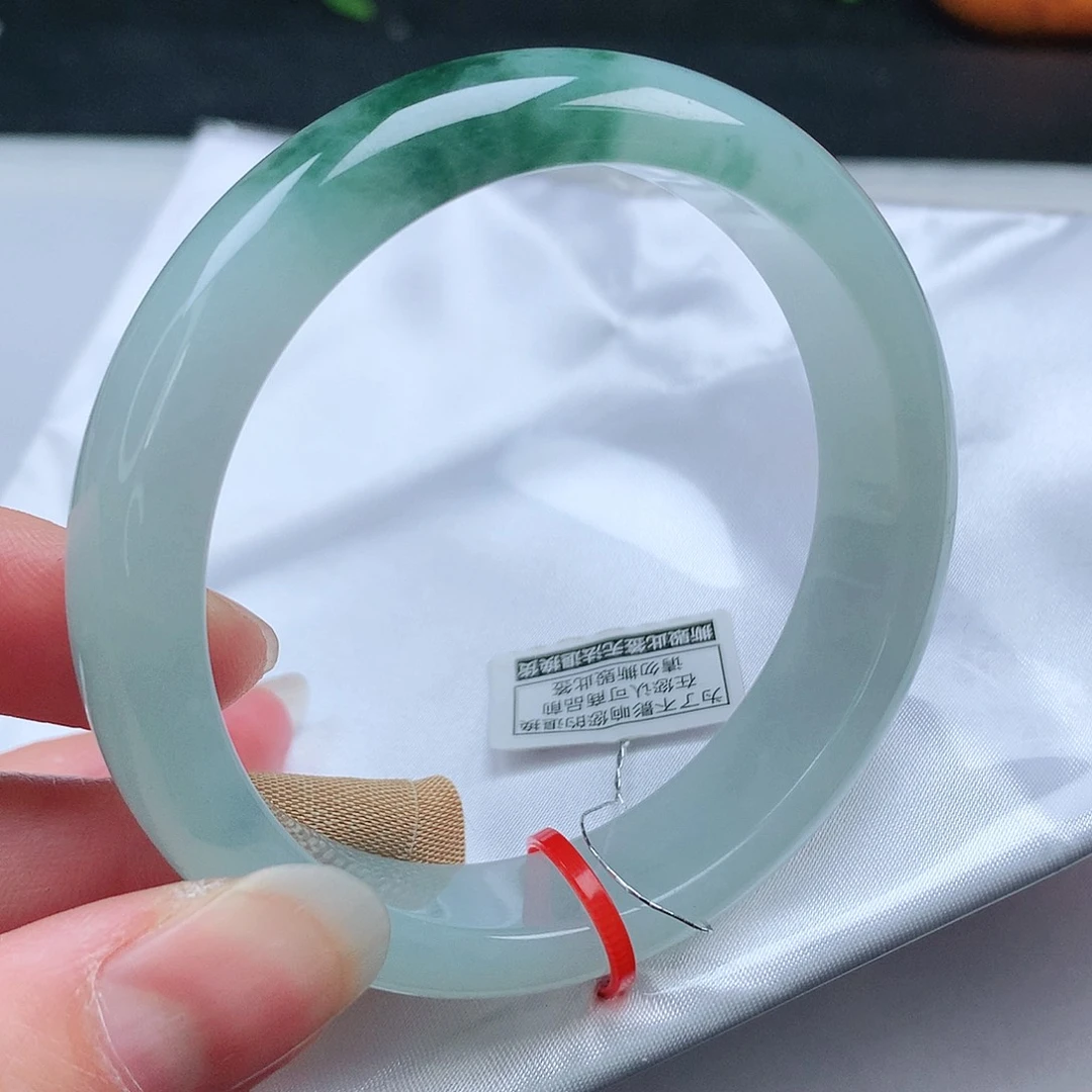 翡翠手镯未镶嵌58圈