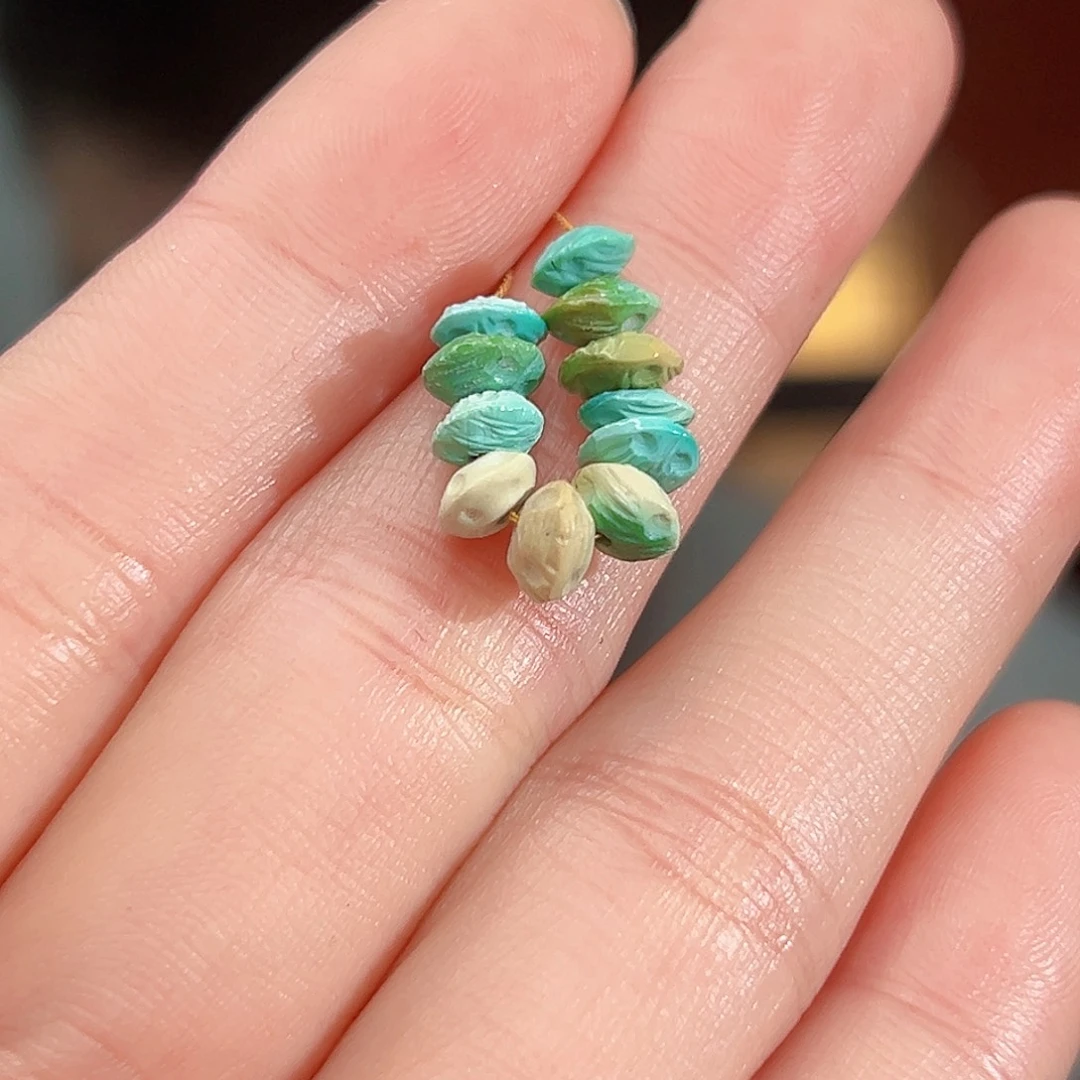 绿松石未镶嵌珠宝奇石