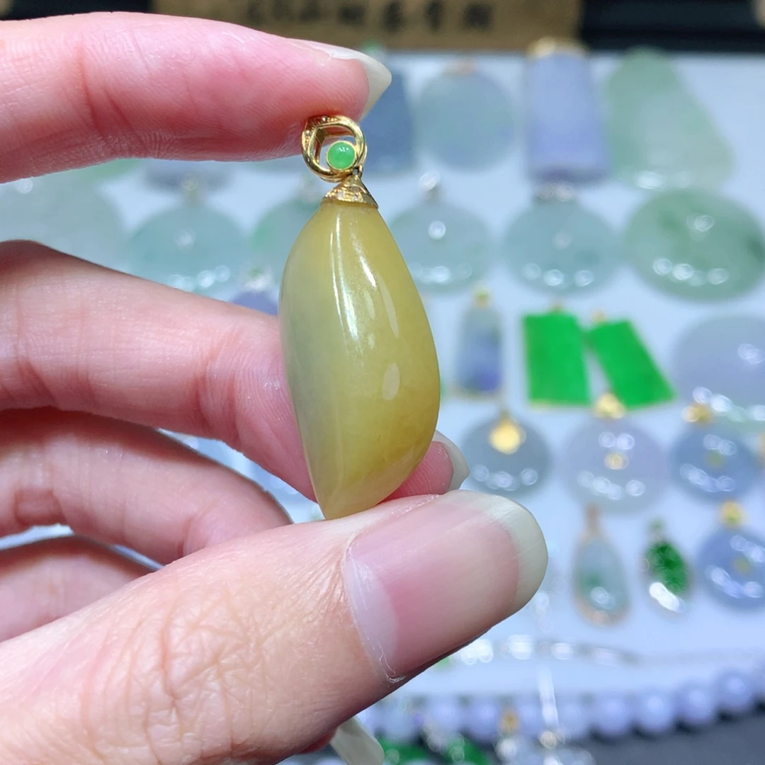 翡翠吊坠(不含链)18K金镶嵌