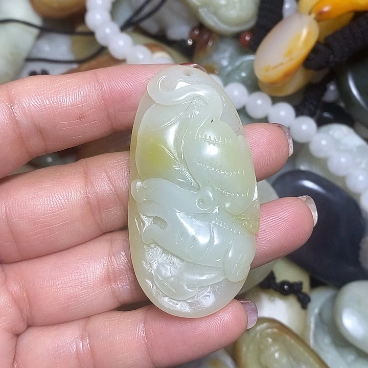 和田玉未镶嵌挂件