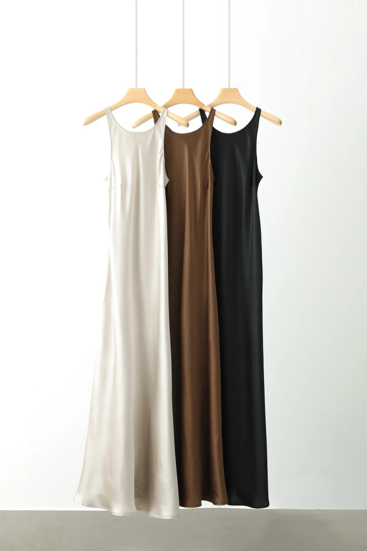 夏日穿搭 醋酸光泽感A字修身吊带连衣裙轻奢百搭优雅时尚连衣裙女