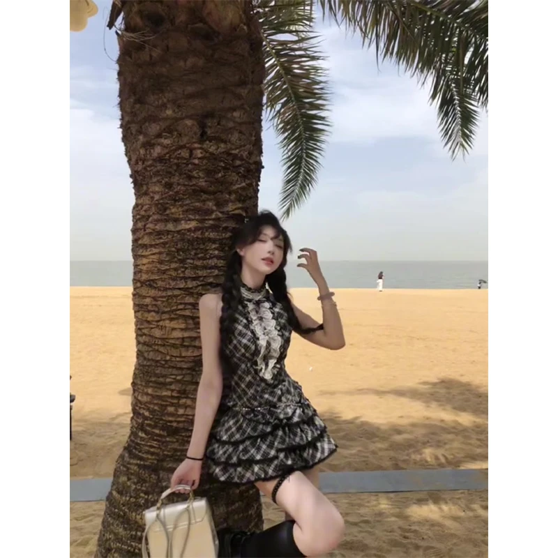 甜美减龄时尚气质设计感蕾丝荷叶边挂脖无袖连衣裙收腰显瘦短裙子