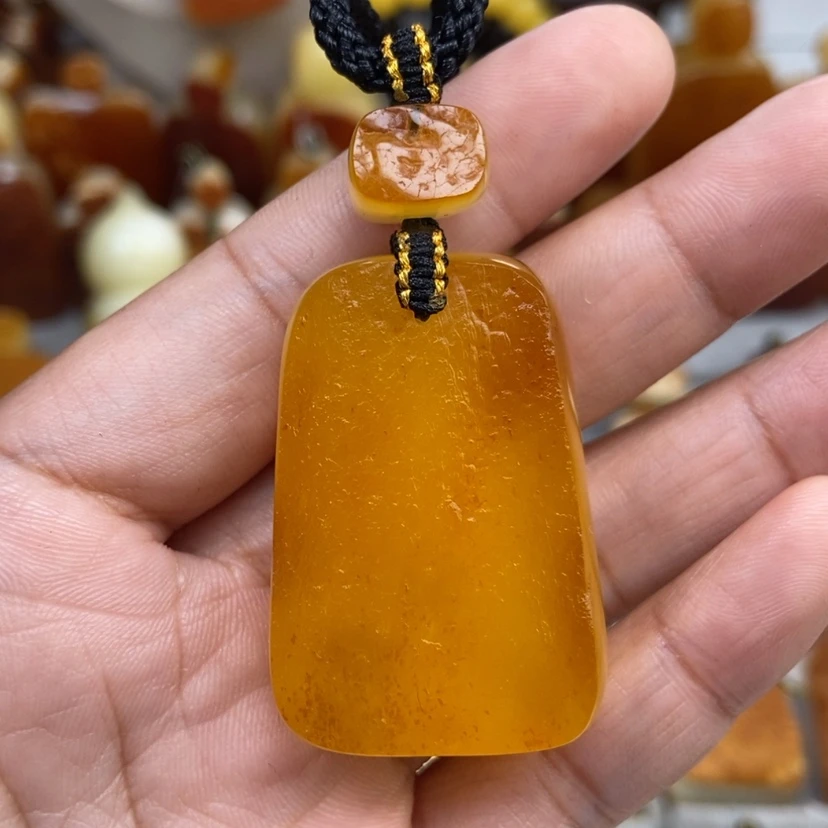 【闪购商品】琥珀颈饰未镶嵌