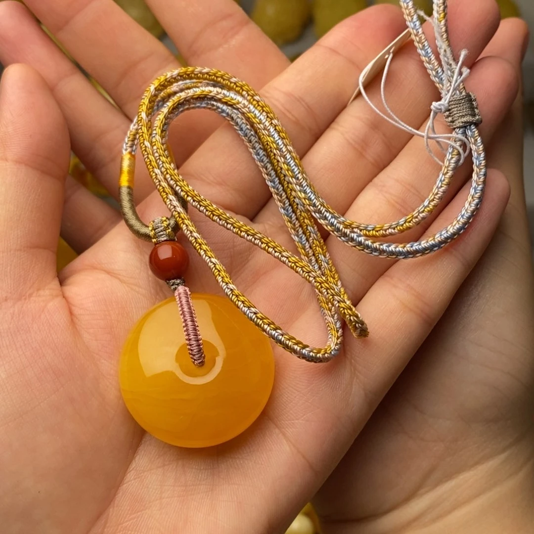 未镶嵌颈饰琥珀焦皮平安扣
