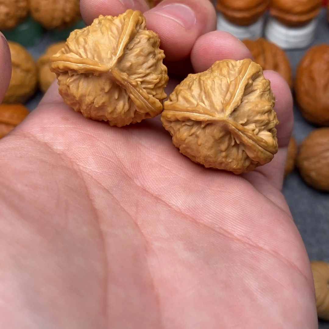 文玩核桃把件三棱