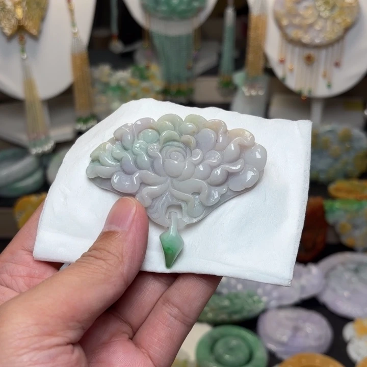 翡翠未镶嵌颈饰吊坠