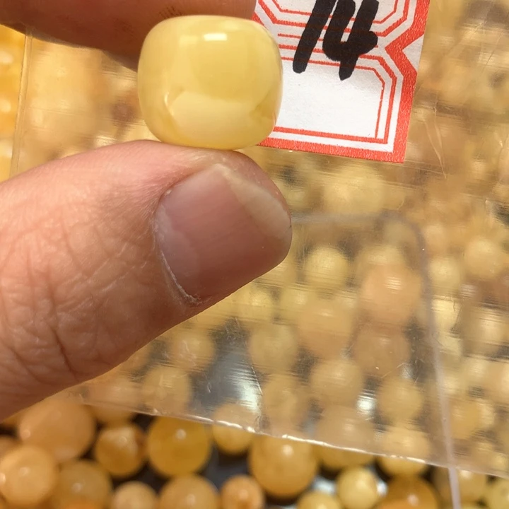 琥珀未镶嵌珠宝奇石15.5