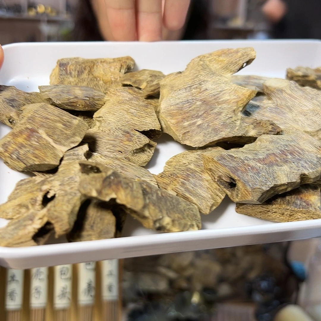盘香老白奇块料100克