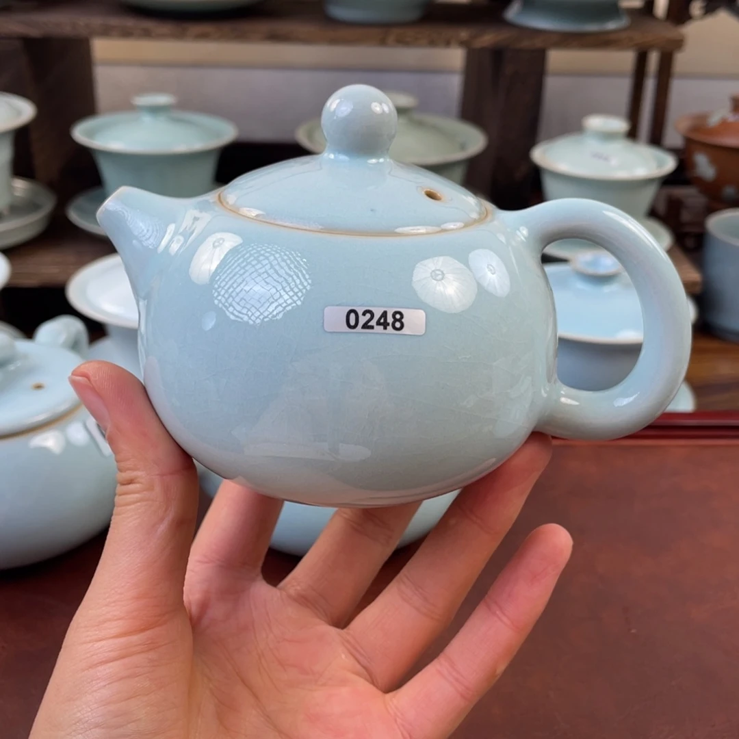 微瑕天青西施壶248壶号……$
