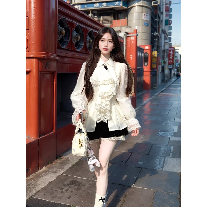 显瘦宫廷风蕾丝荷叶边白色设计气质+短裤套装2025女