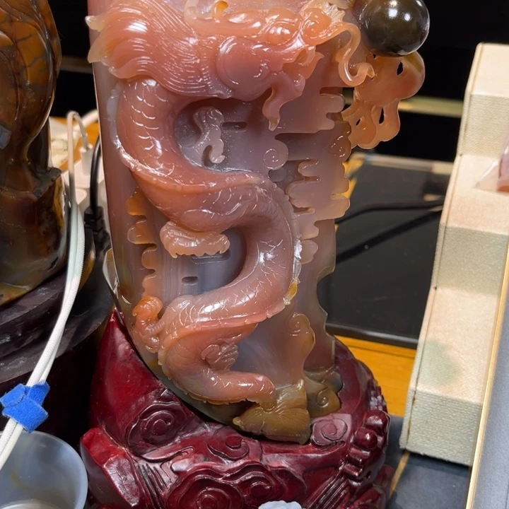 玛瑙/玉髓未镶嵌粉俏色大摆件