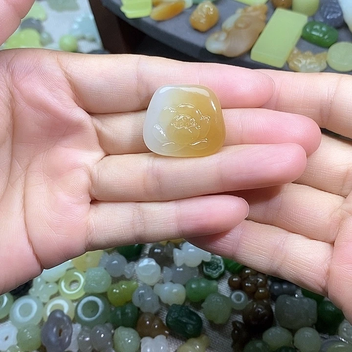 未镶嵌和田玉挂件