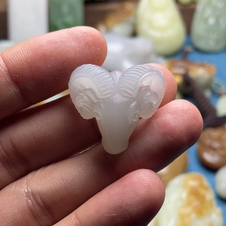 未镶嵌和田玉挂件