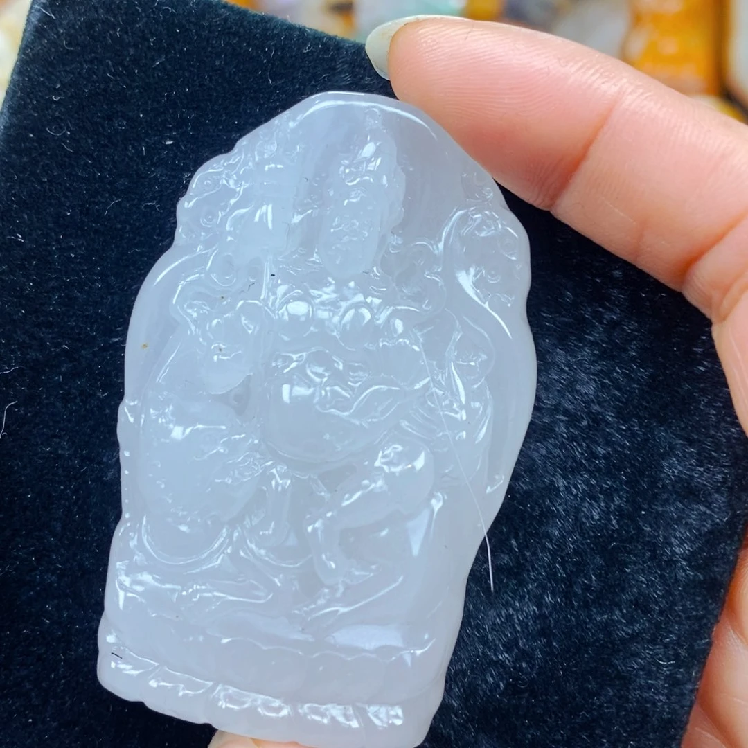 未镶嵌石英质玉（黄龙玉）颈饰