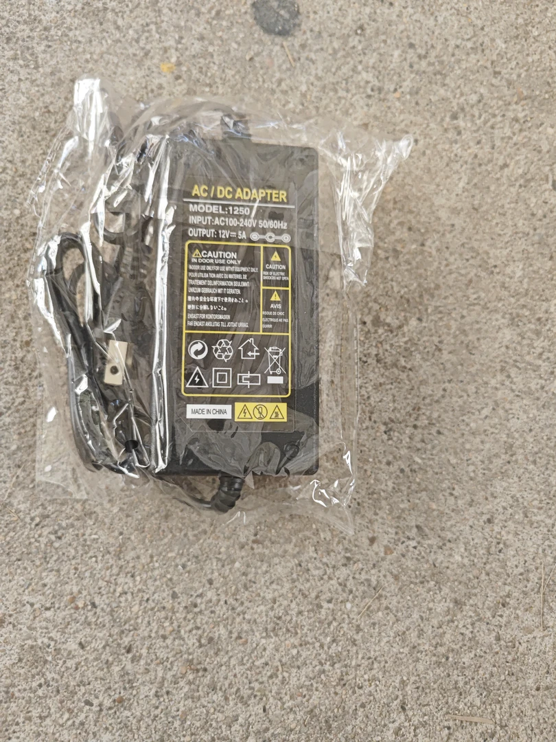 9新  音箱适配器12v5A一个价格包邮